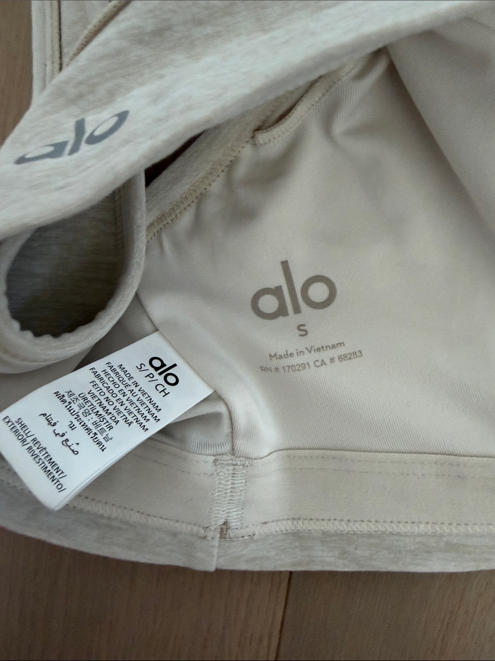Alo Yoga Airbrush Oatmeal Scoop Bralette & Legging Set - Cream Size Small - Picture 6 of 9